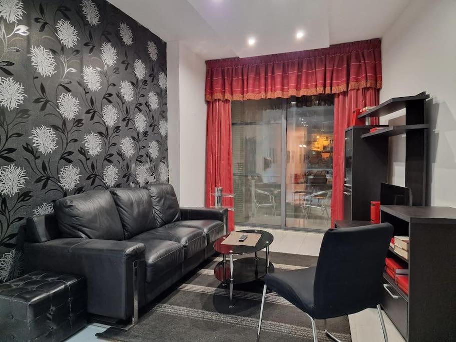 City Center Properties - Modern Two Bedroom Apartment With A Hot Tub And Amazing Location San Pawl il-Baħar Zewnętrze zdjęcie